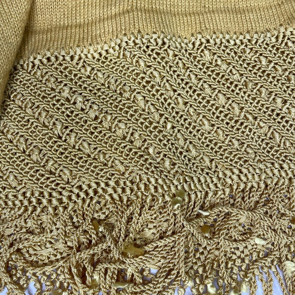 Los Andes Yellow Alpaca Poncho - Picture 13 of 14